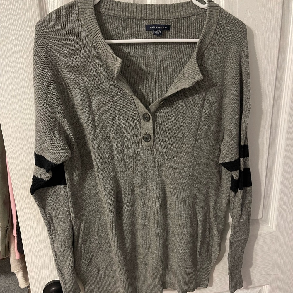 AE lightweight sweater